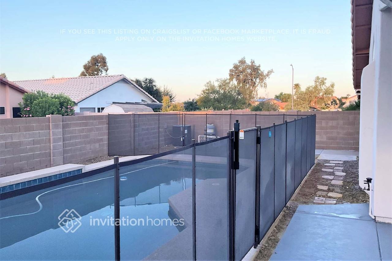 5223 W Wikieup Ln - Photo 4 of 5