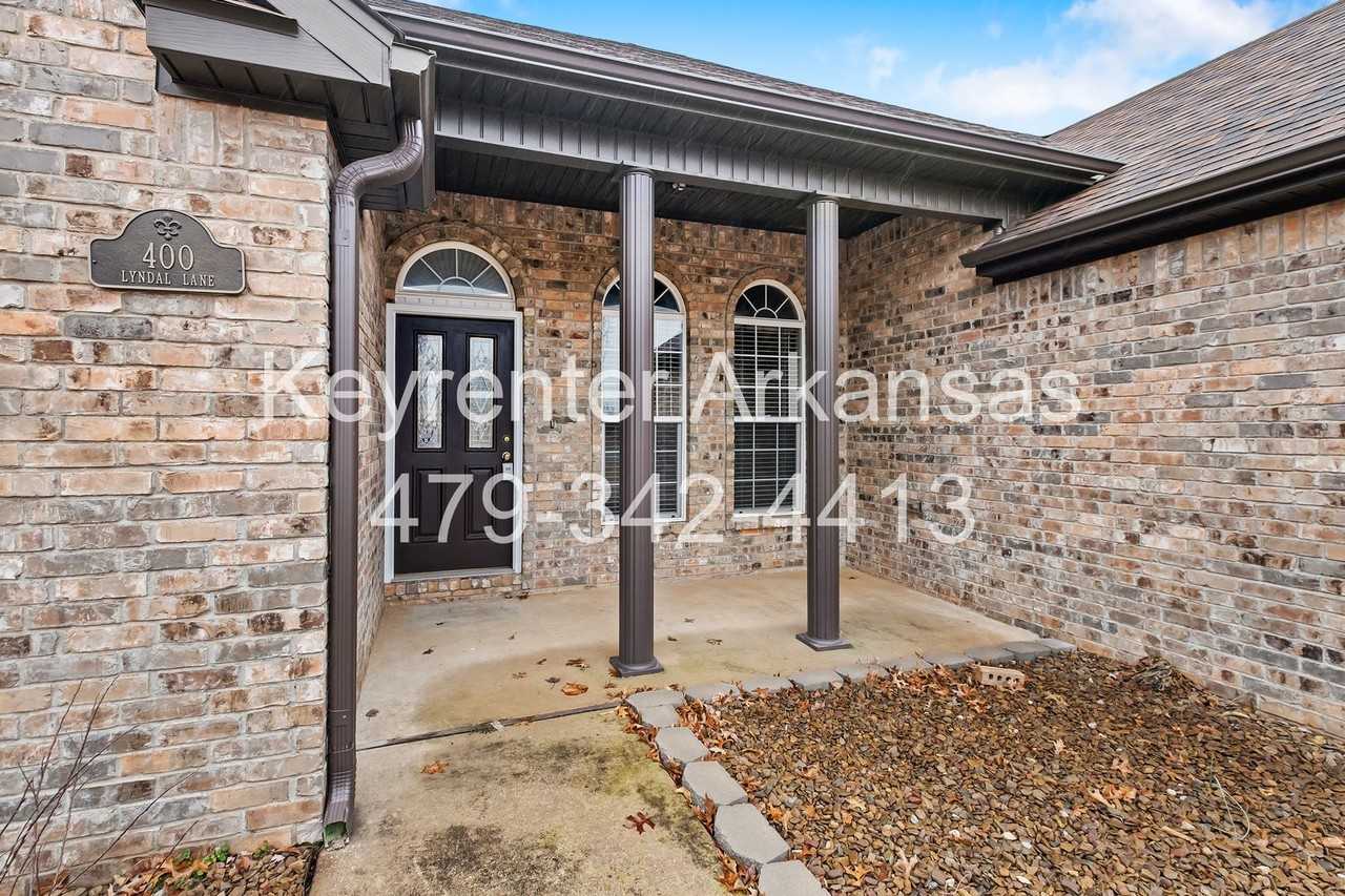 400 Lyndal Ln - Photo 3 of 31
