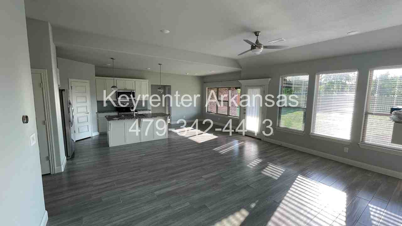 438 N Otoe St - Photo 2 of 24