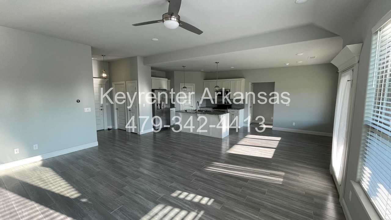 438 N Otoe St - Photo 3 of 24