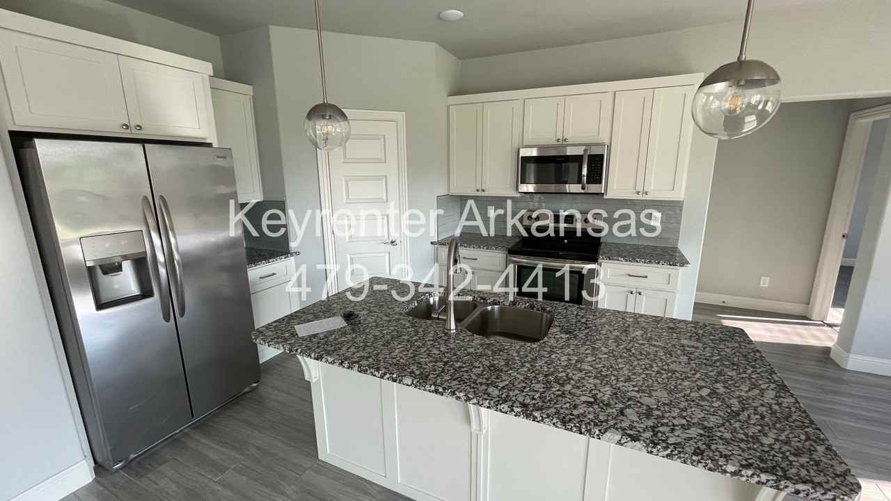 438 N Otoe St - Photo 5 of 24