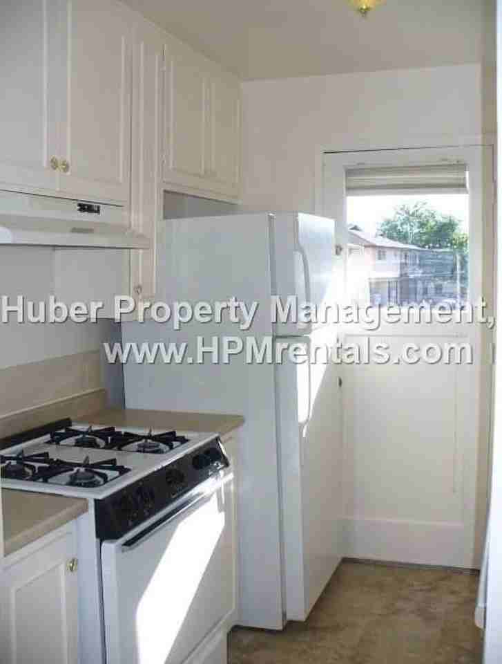 3585 Sapphire Dr #4 - Photo 5 of 7