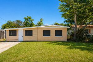 featured image of 2554 Palm Dr Ne