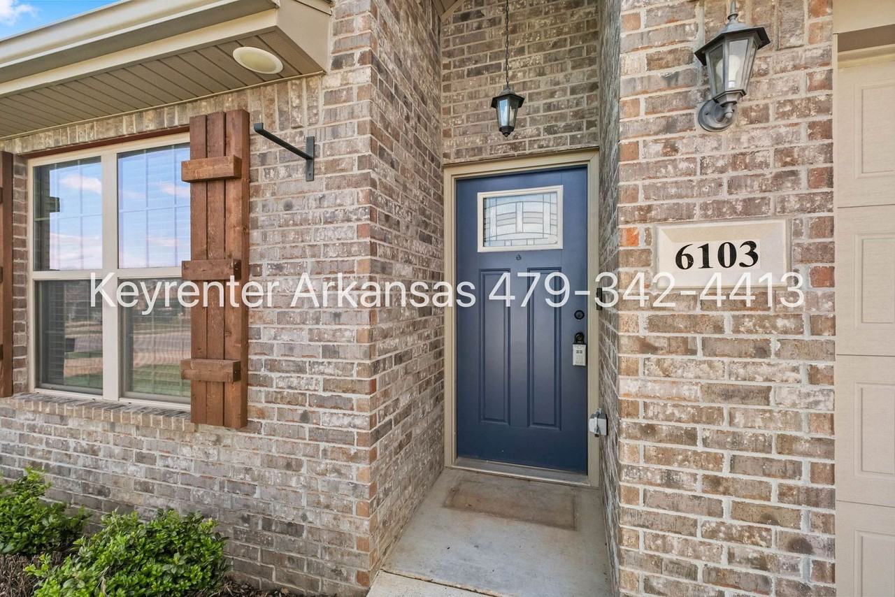 6103 Nw Mcclellen St - Photo 2 of 26