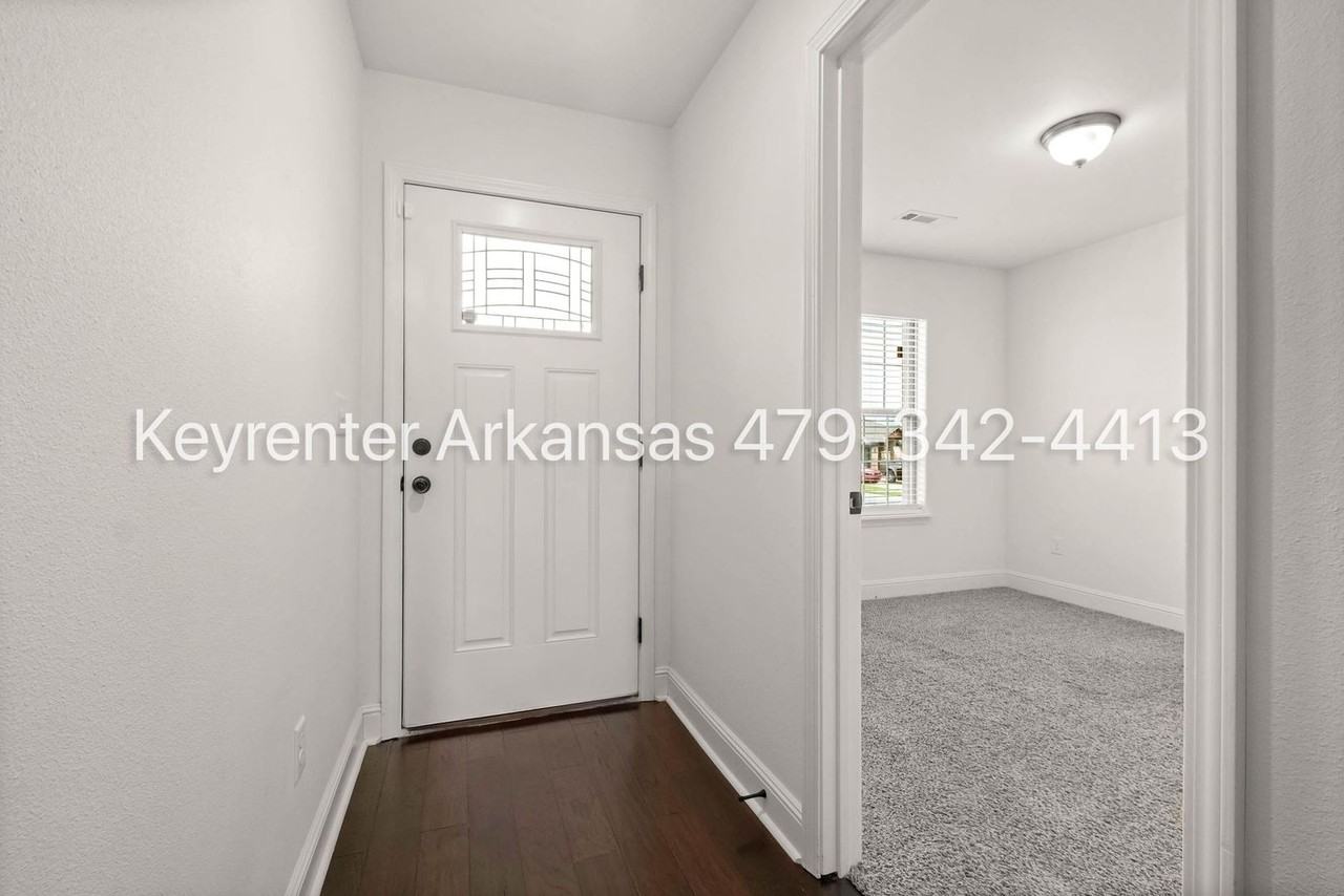 6103 Nw Mcclellen St - Photo 3 of 26
