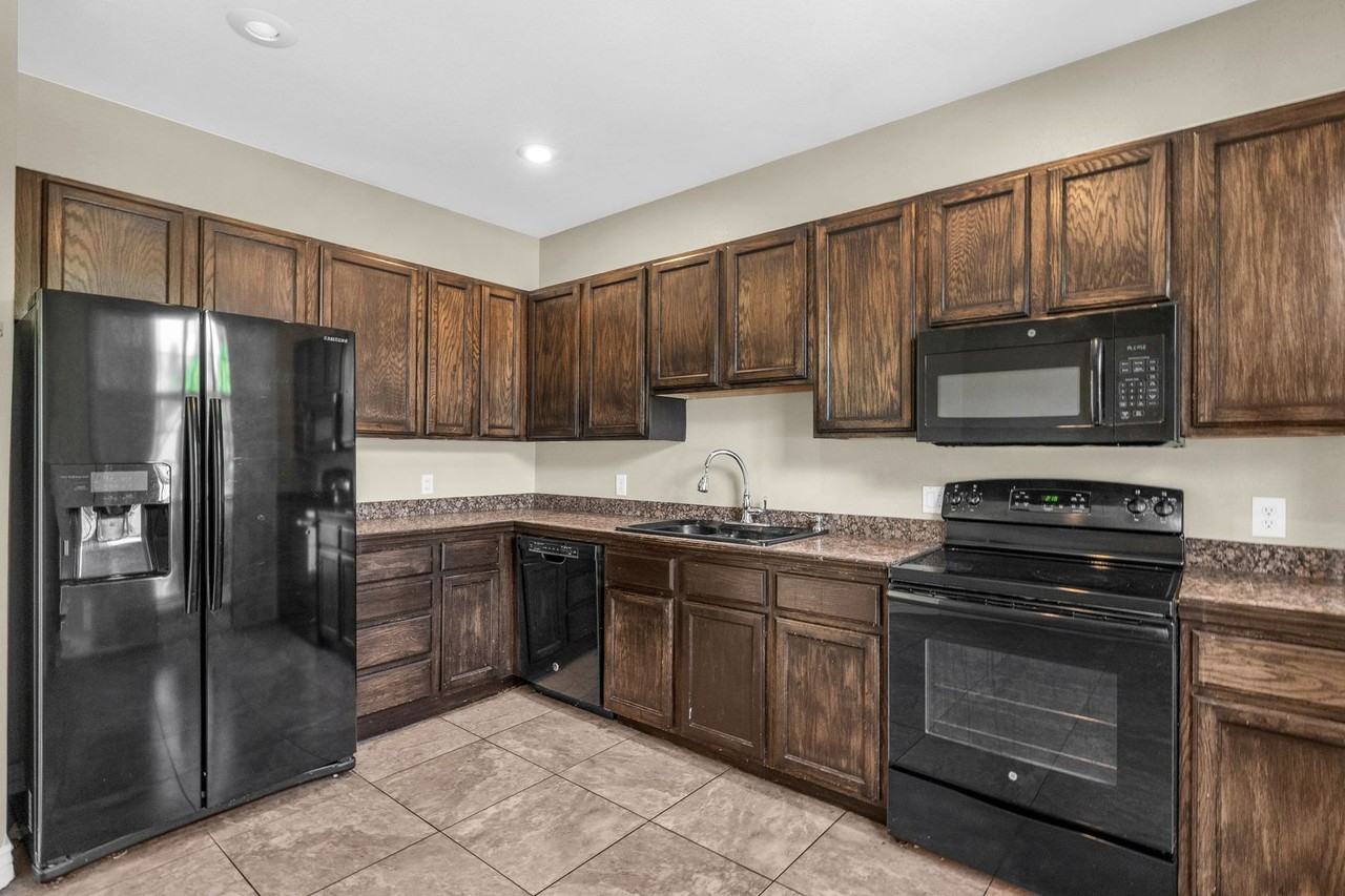 14108 S Pepi Band Rd - Photo 5 of 34