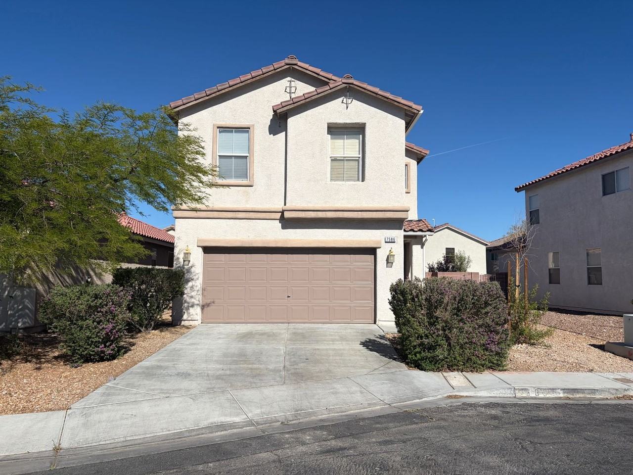 7586 Camino Heights Ct
