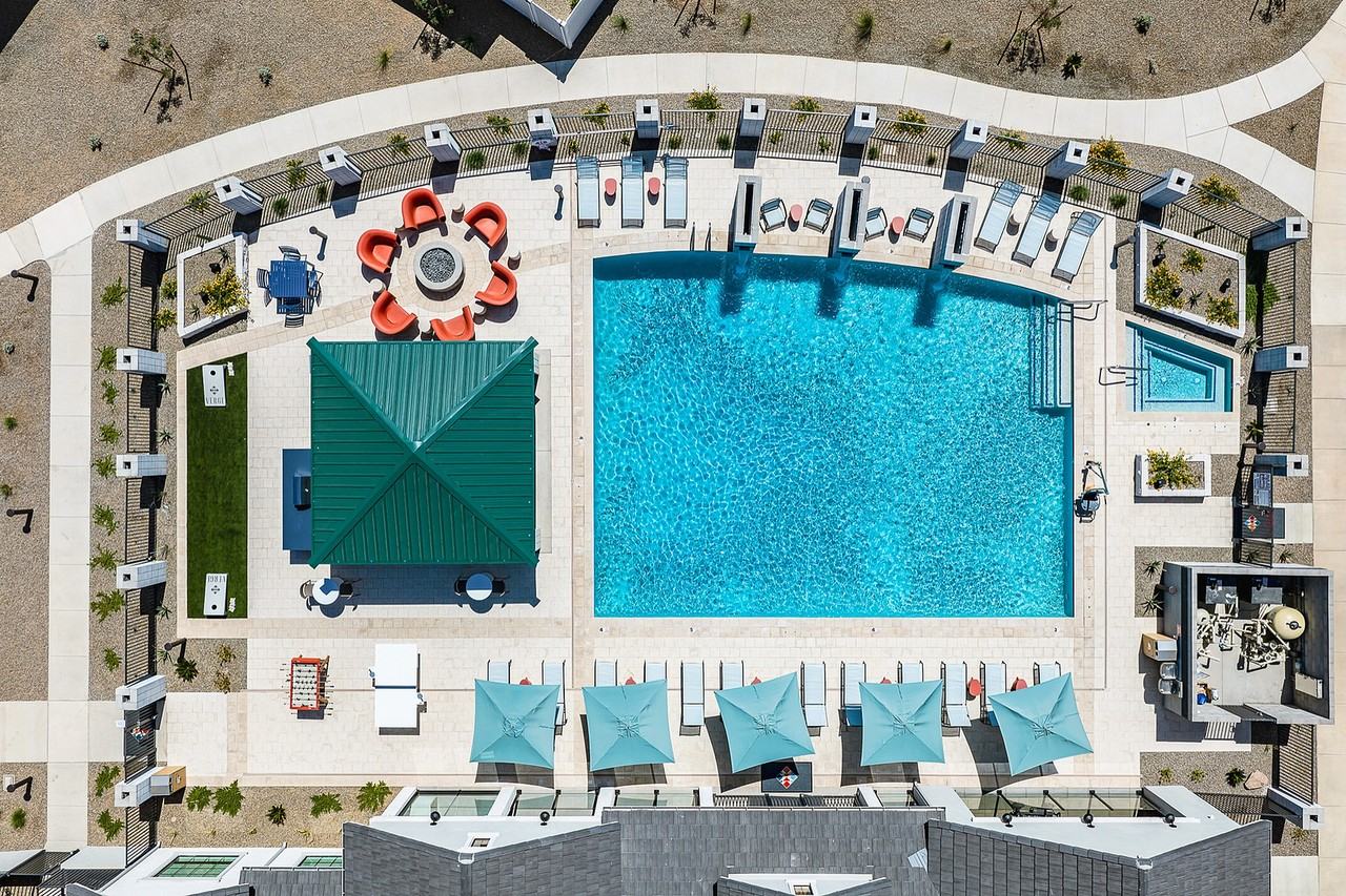 Verge - Photo 4 of 50