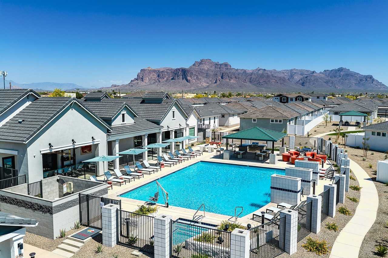 Verge - Photo 5 of 50