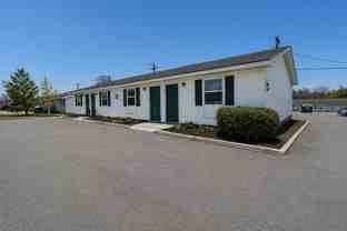 704 W Cunningham Dr #3 - Photo 1 of 1