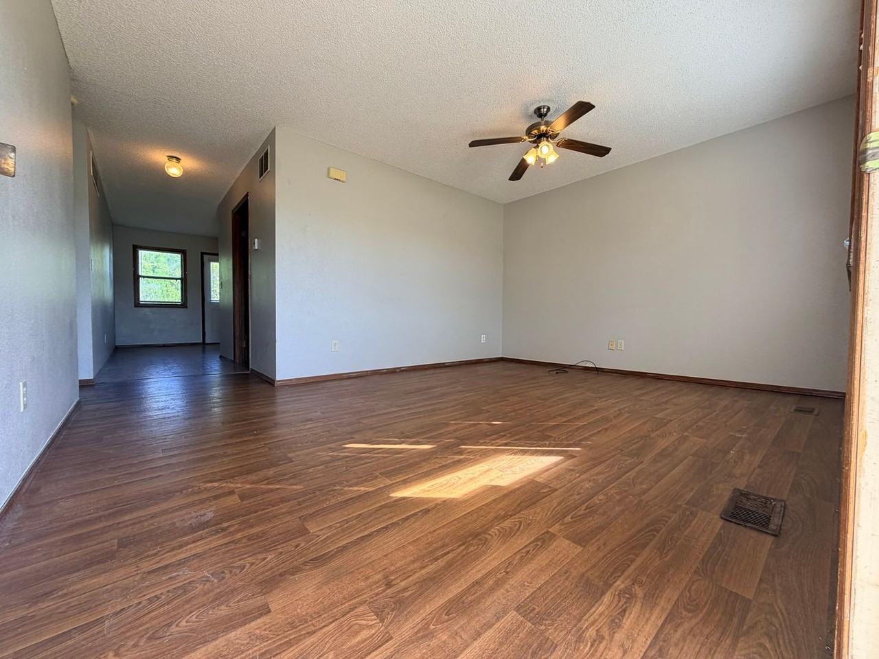 20600B Sedalia Rd - Photo 4 of 16