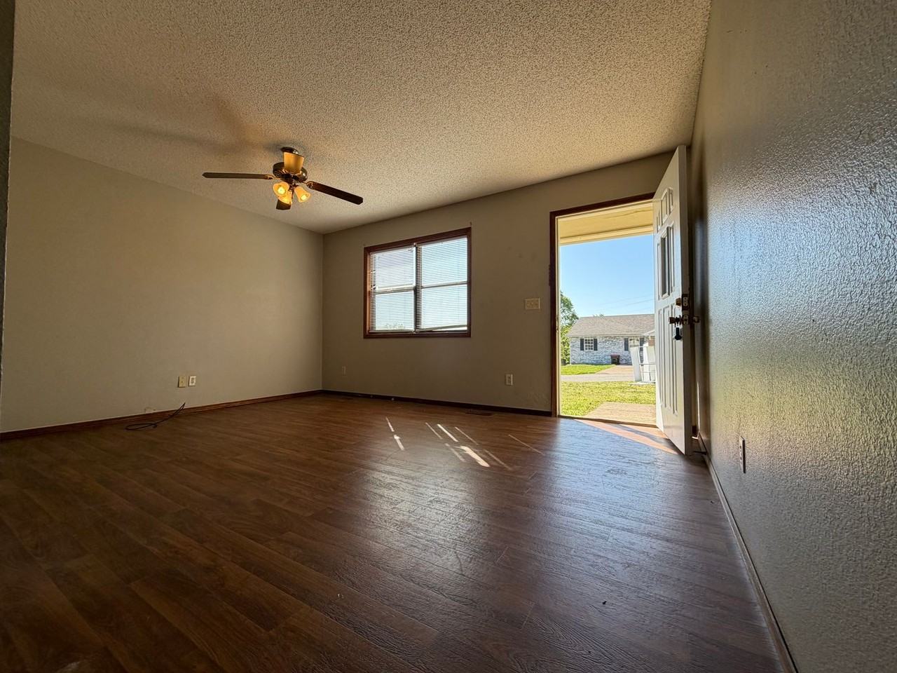 20600B Sedalia Rd - Photo 5 of 16