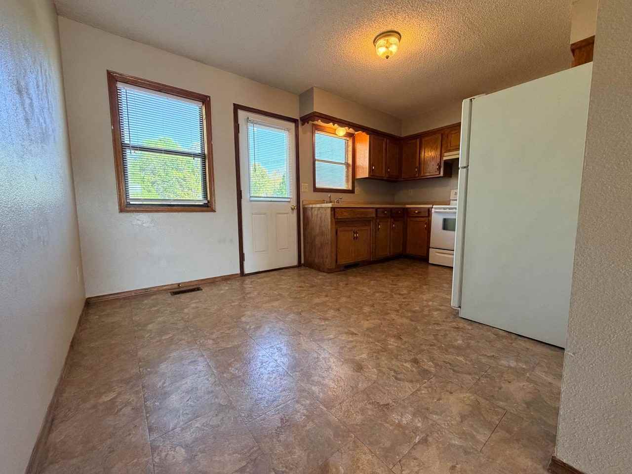 20600B Sedalia Rd - Photo 6 of 16