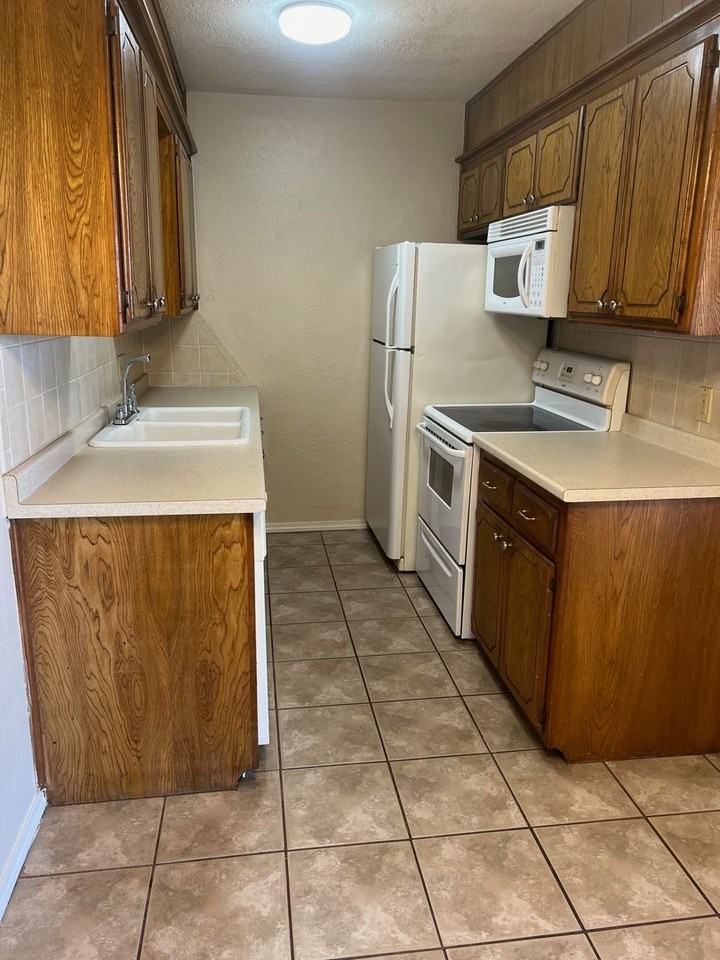Peppertree Apartments - Photo 4 of 28