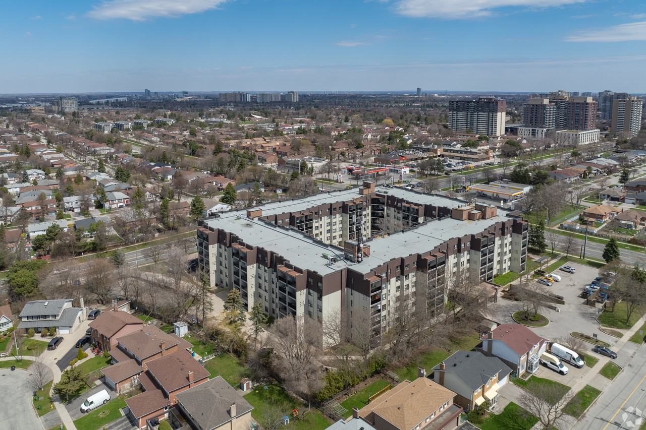 3000 Victoria Park Ave - Photo 3 of 17
