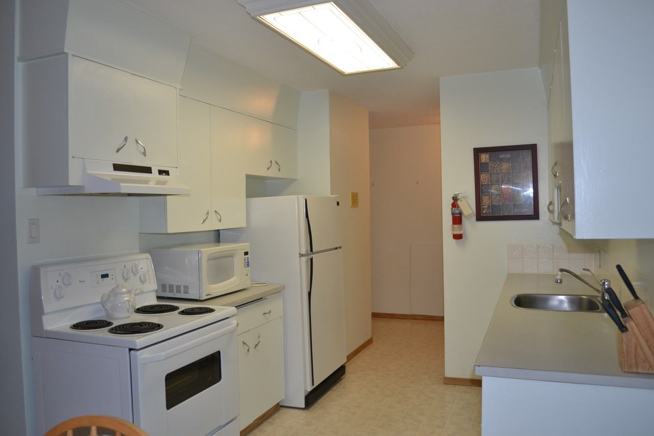 Mountain View Apartments - Photo 3 of 16