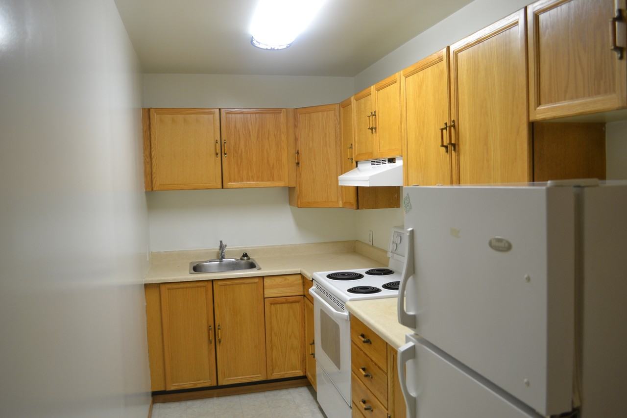 Mountain View Apartments - Photo 7 of 15