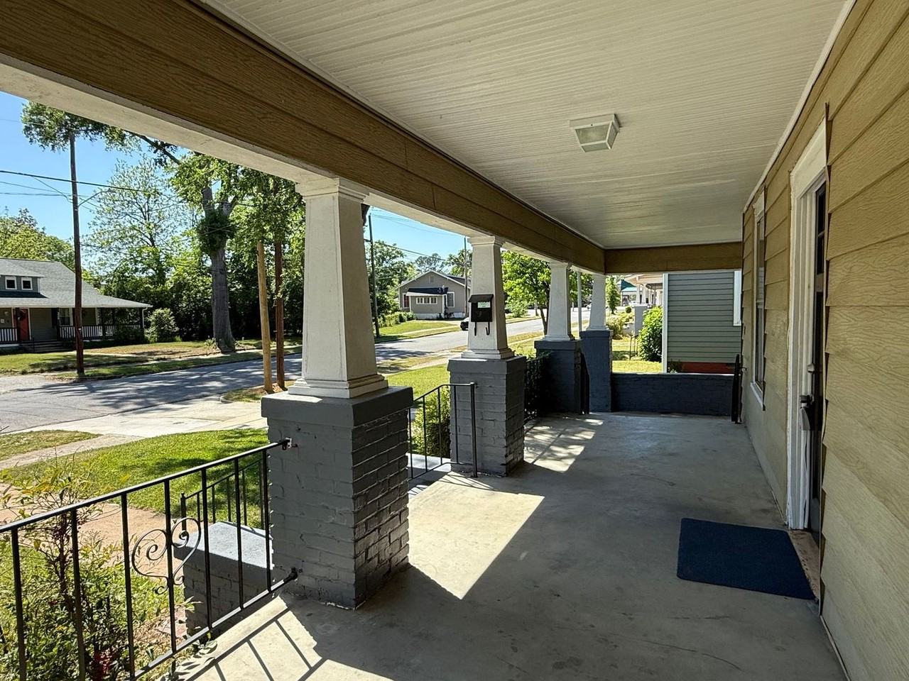 325 Walnut St - Photo 3 of 26