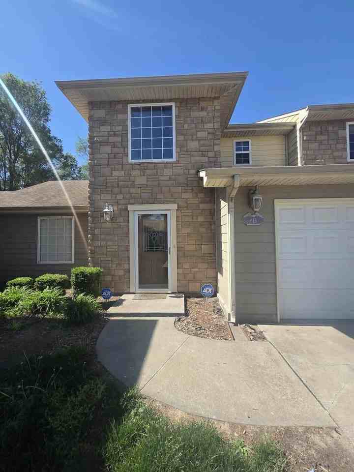 613 Seitz Ct - Photo 2 of 34