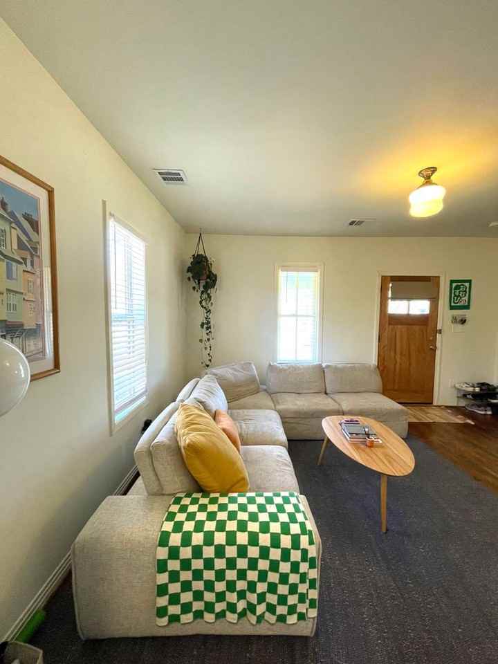 1318 Stafford St - Photo 3 of 15