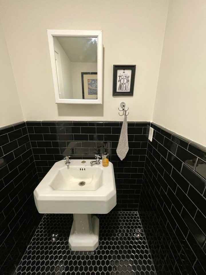 1318 Stafford St - Photo 4 of 15