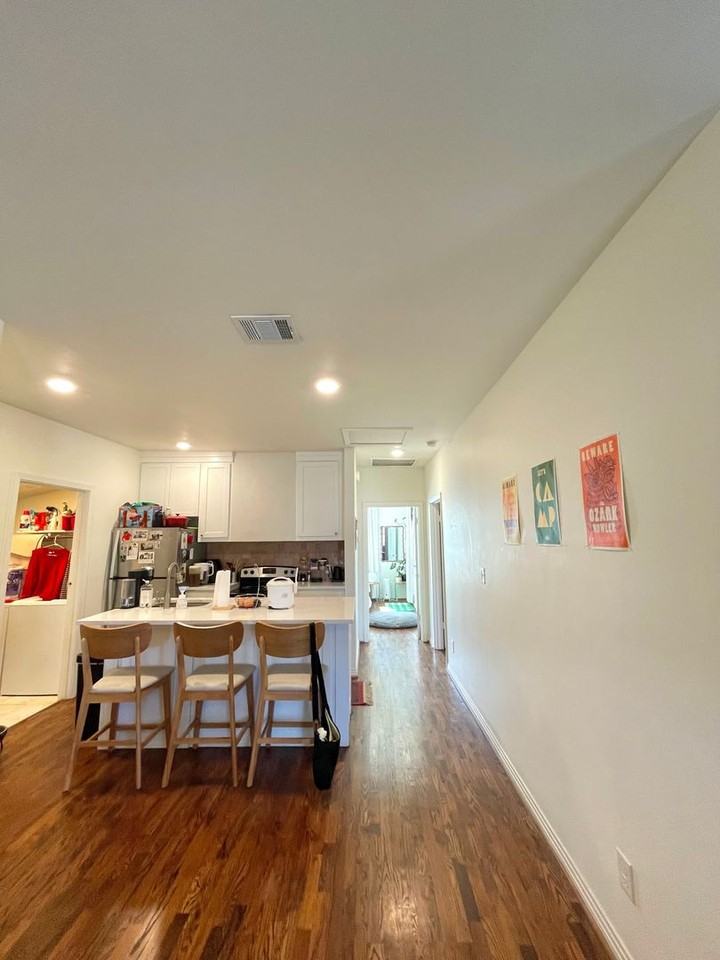 1318 Stafford St - Photo 5 of 15