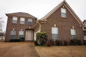featured image of 10521 Ashglen Cir S