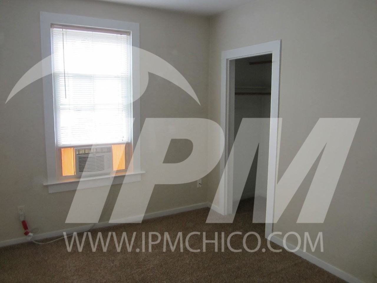 618 W 9th St - Photo 4 of 11