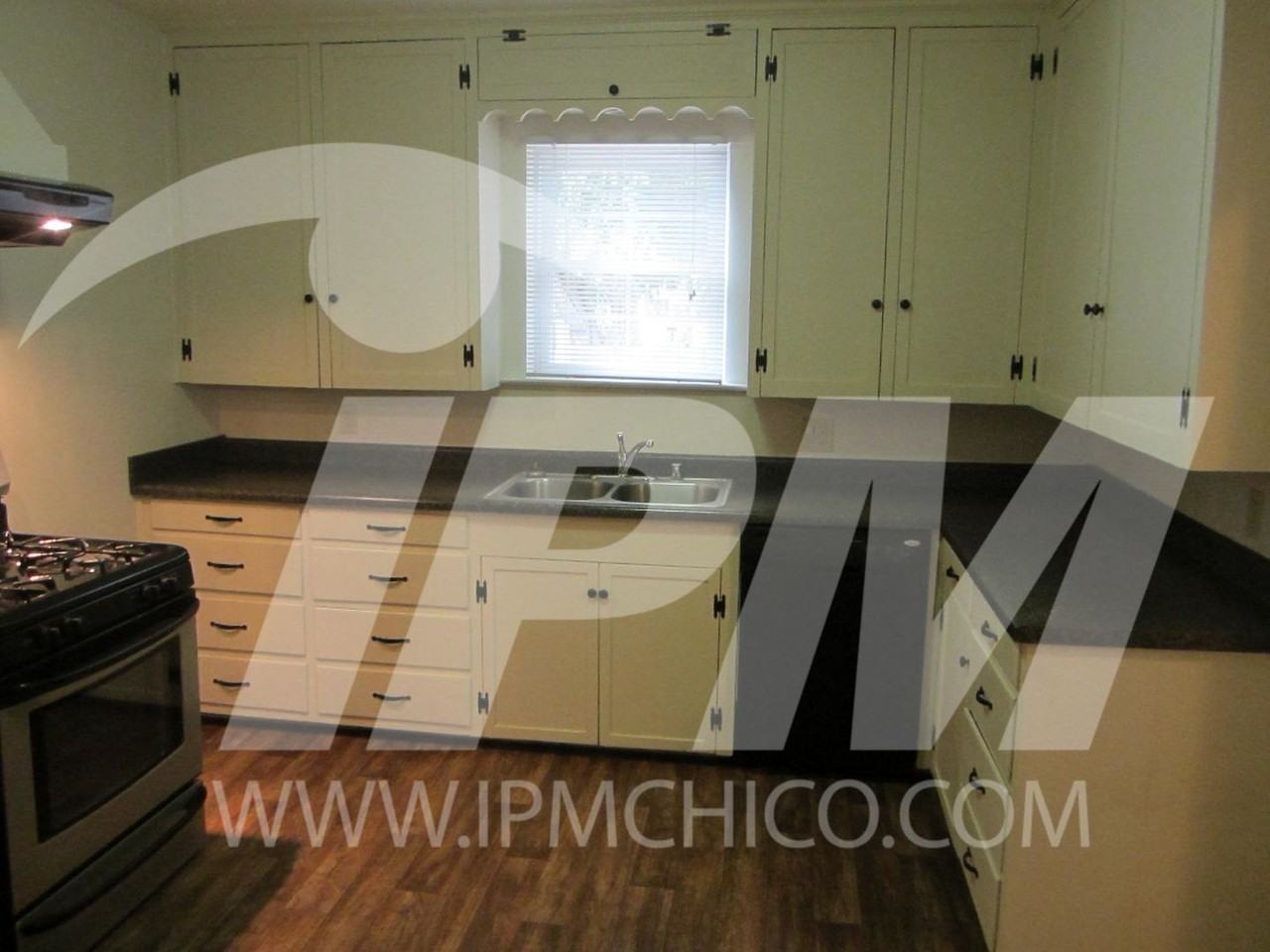 618 W 9th St - Photo 5 of 11