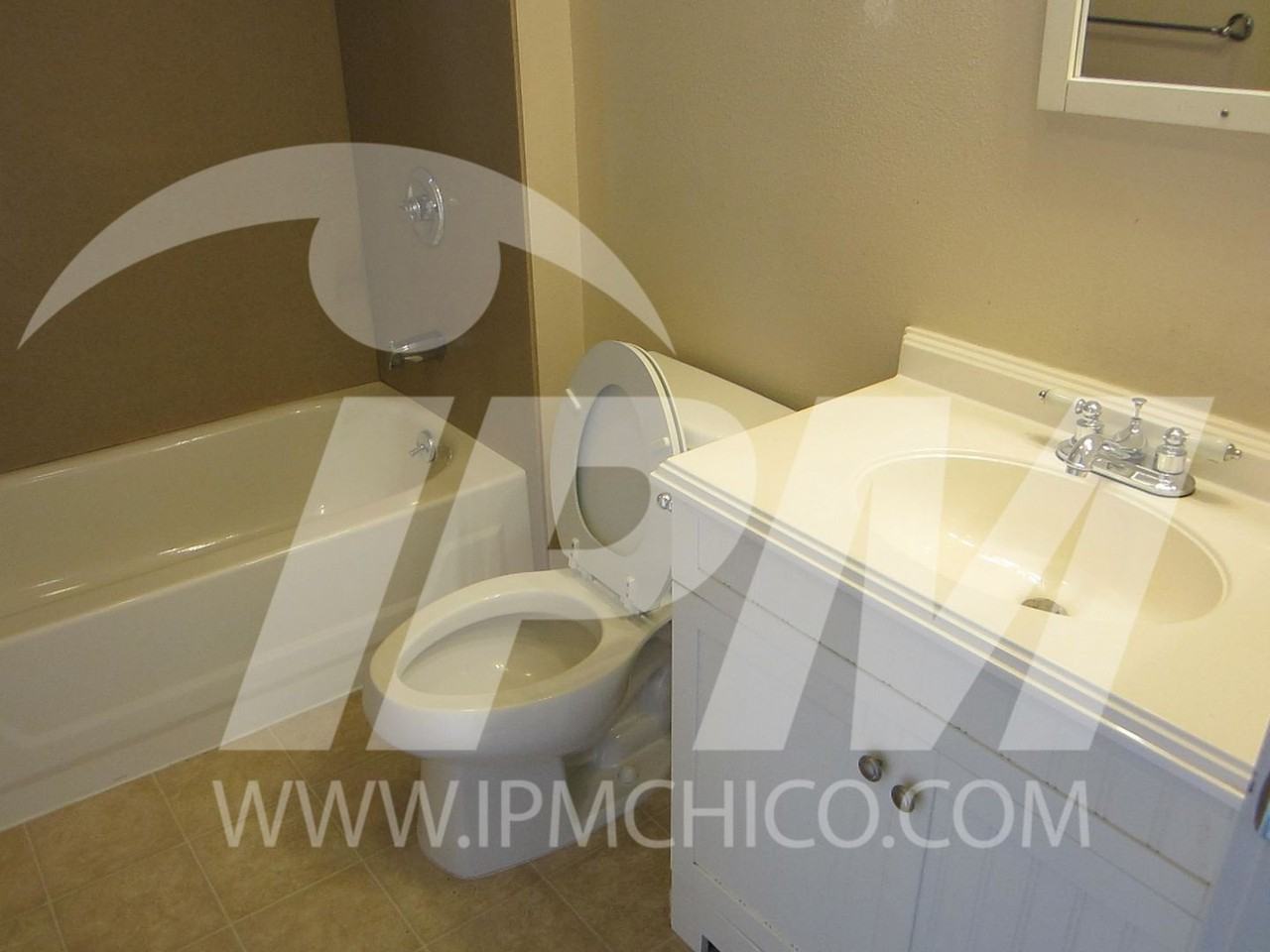 618 W 9th St - Photo 7 of 11