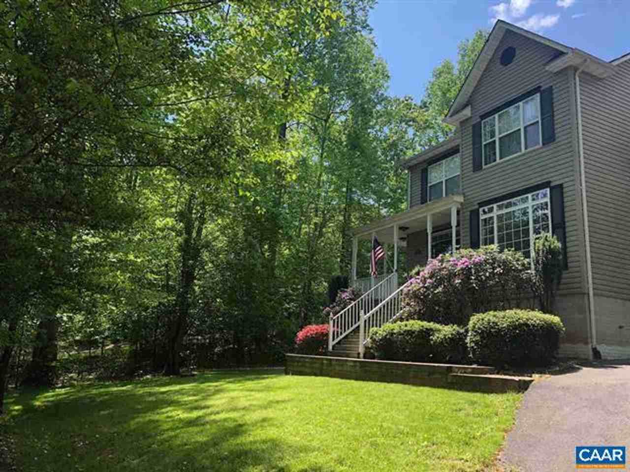 991 Carodon Dr - Photo 4 of 37