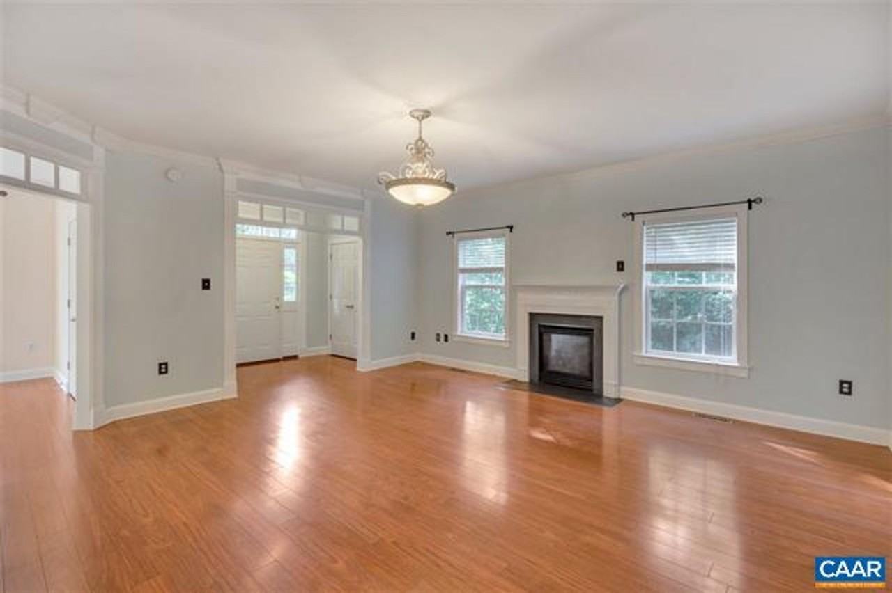 991 Carodon Dr - Photo 6 of 37