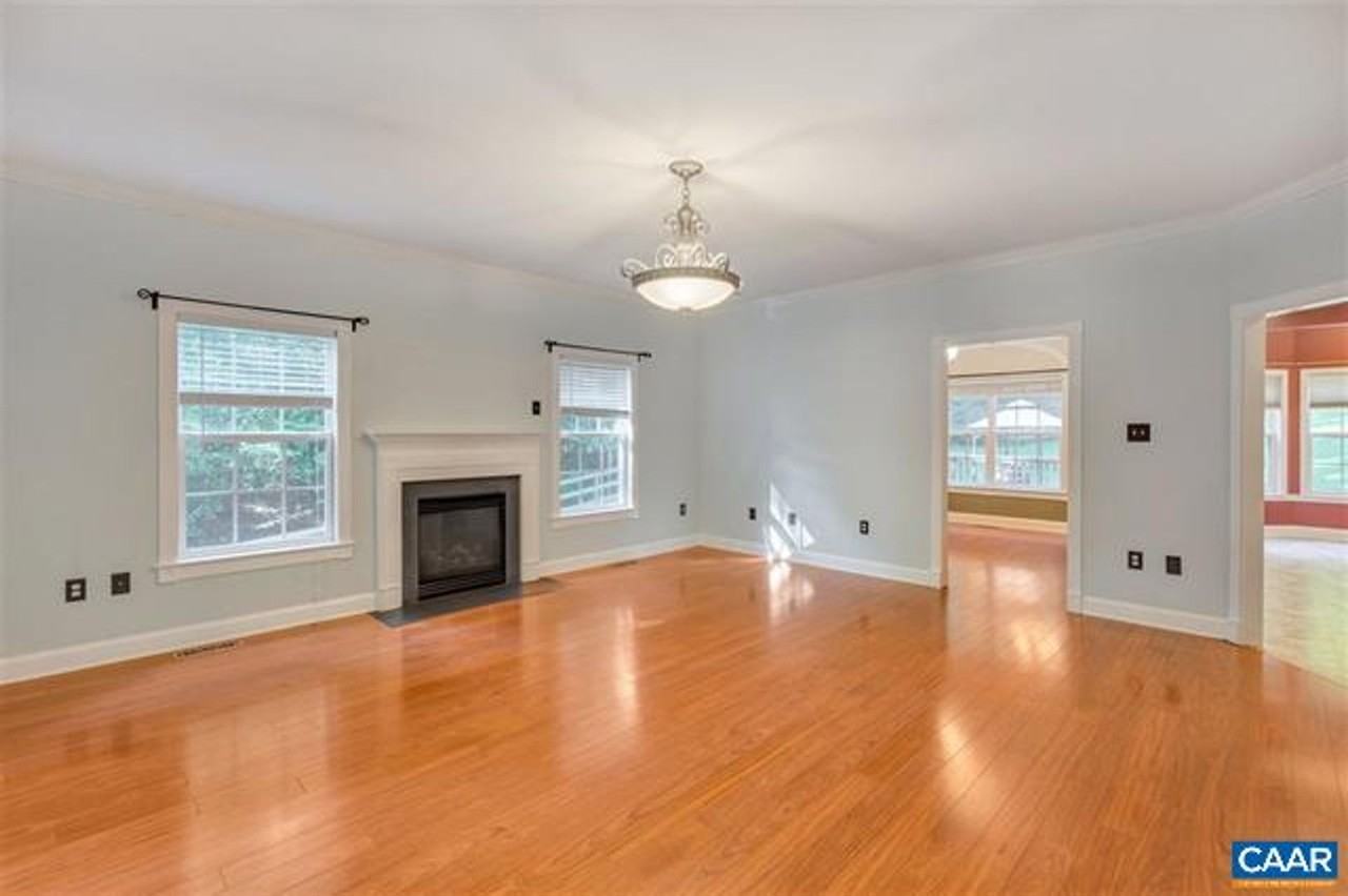 991 Carodon Dr - Photo 7 of 37