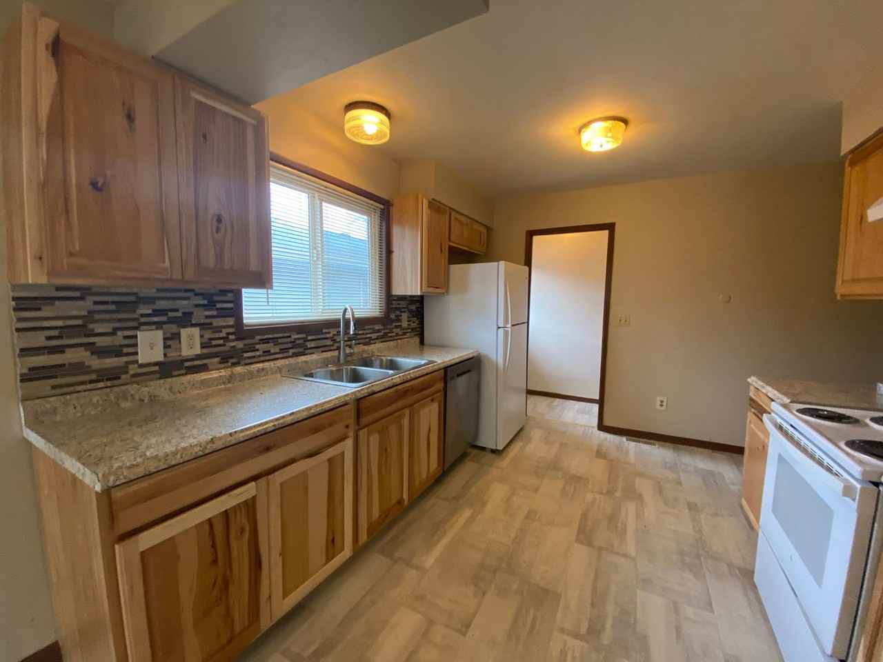 7234 N Greeley Ave - Photo 3 of 16