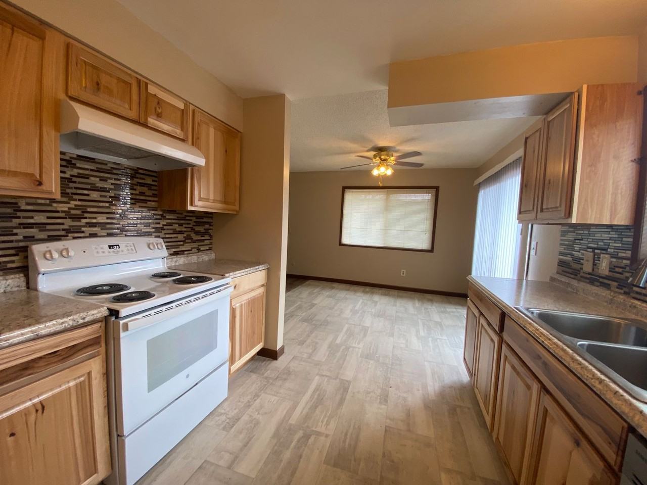 7234 N Greeley Ave - Photo 4 of 16