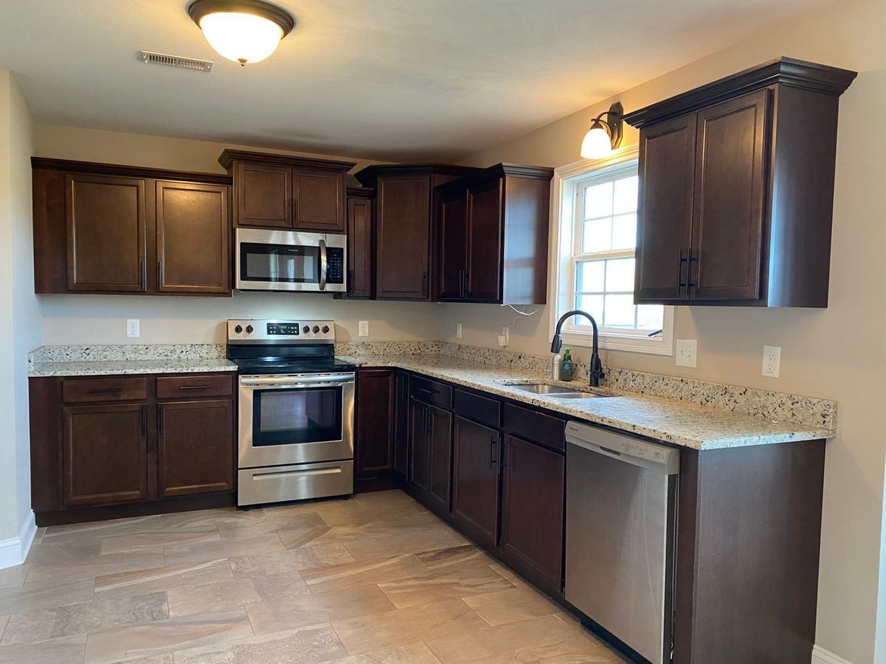 621 Hollow Crst - Photo 7 of 21