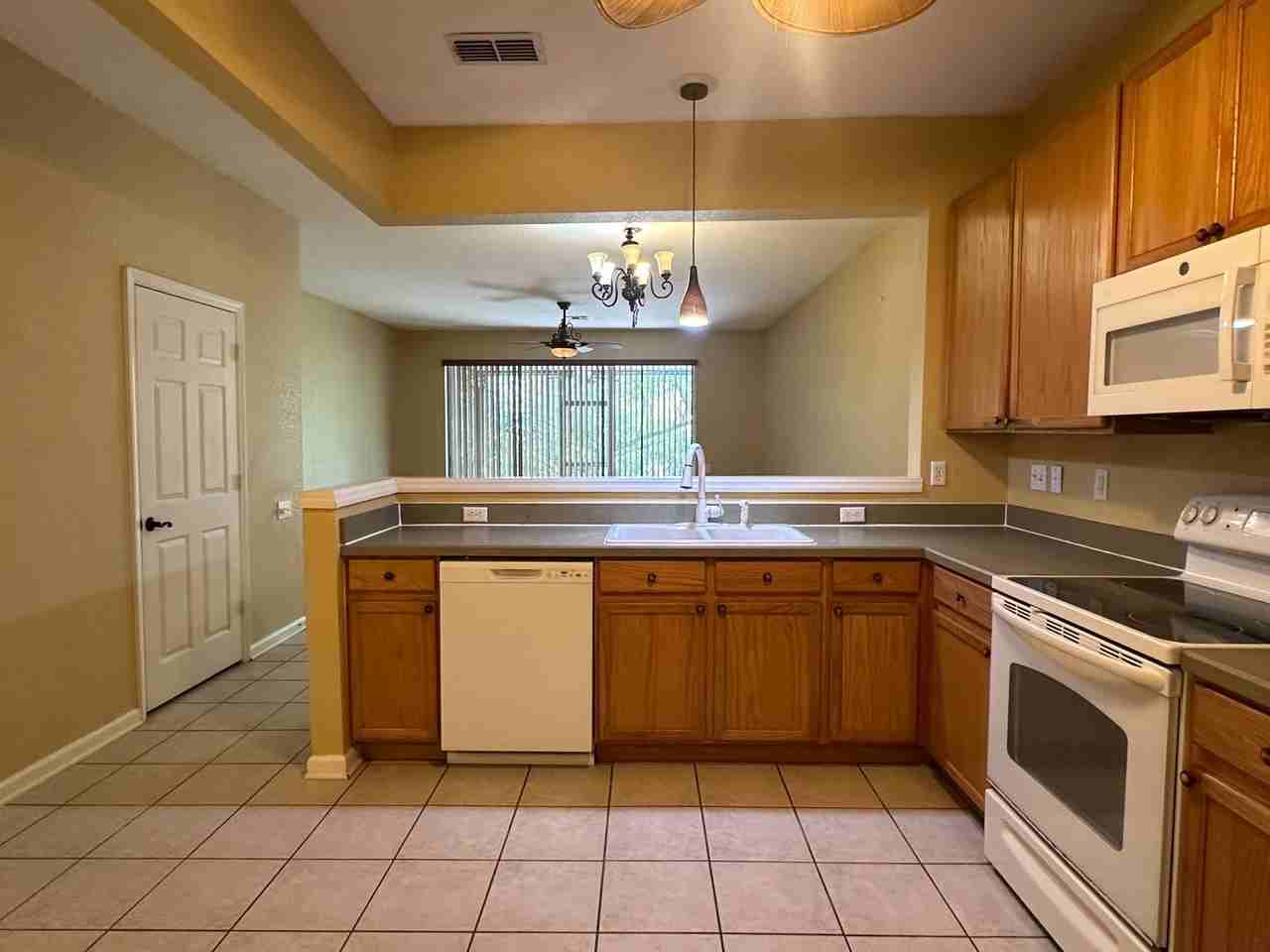 5025 Hawkstone Dr - Photo 2 of 17