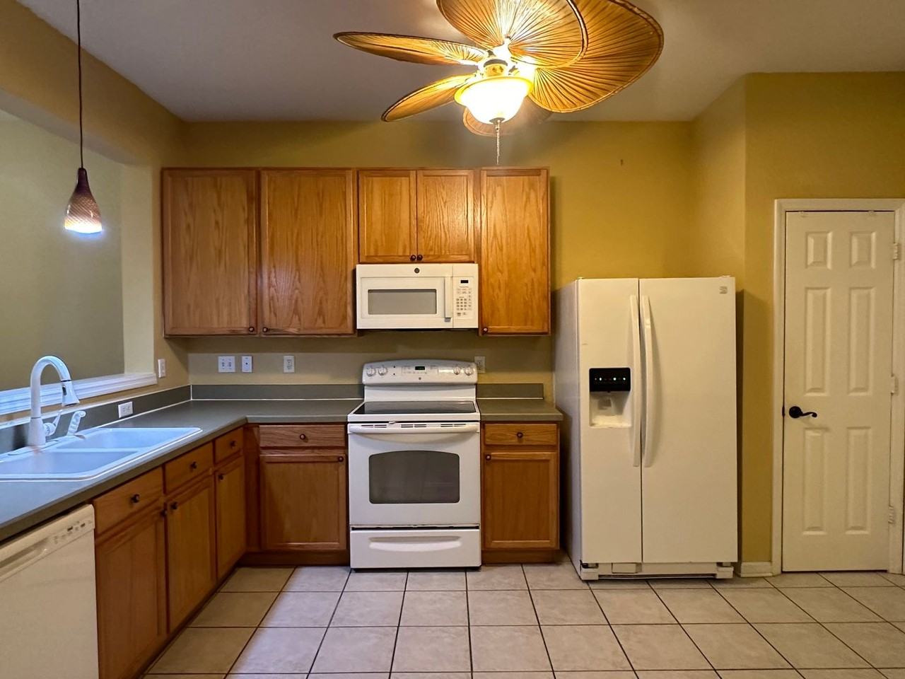 5025 Hawkstone Dr - Photo 4 of 17