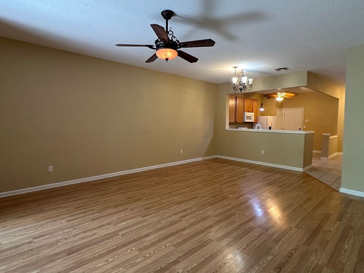 5025 Hawkstone Dr - Photo 5 of 17