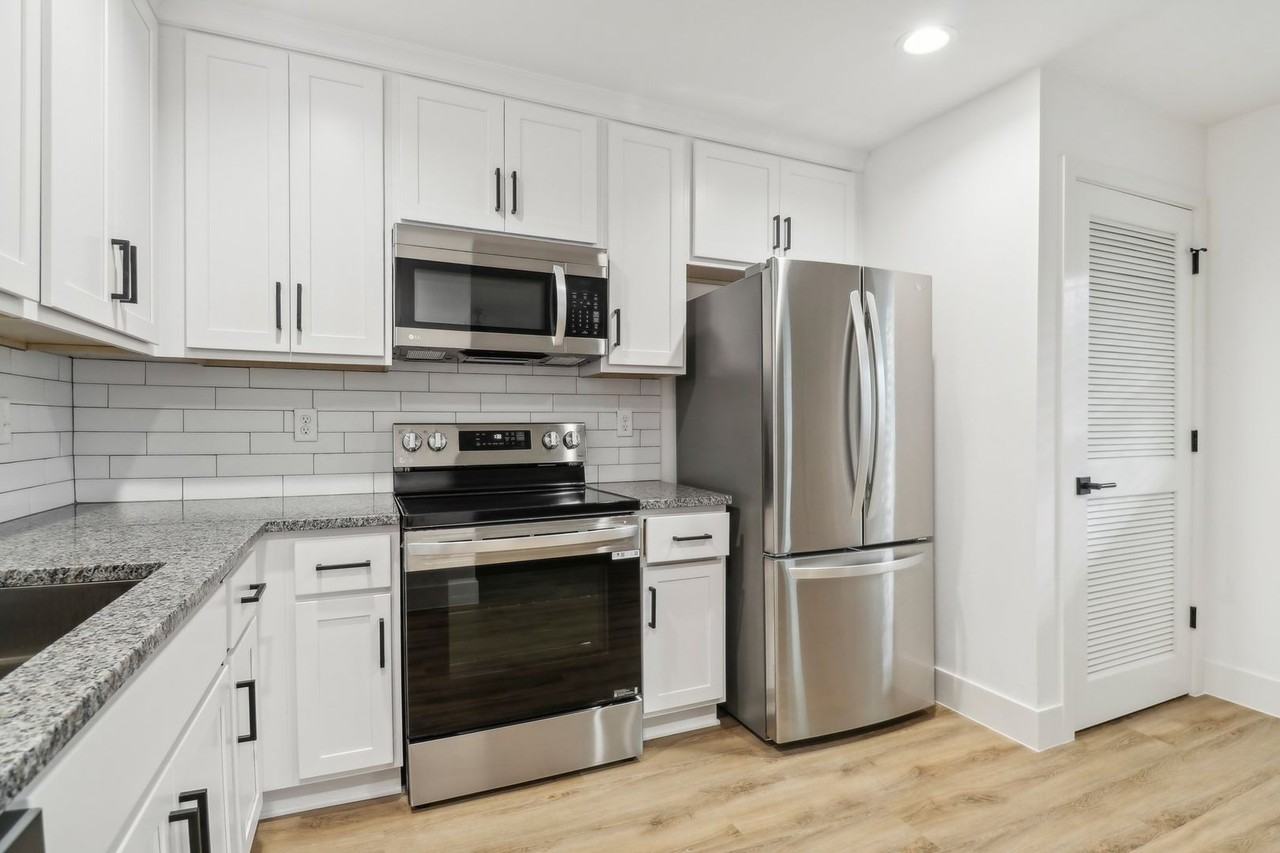 1924 Danese Ct - Photo 5 of 17