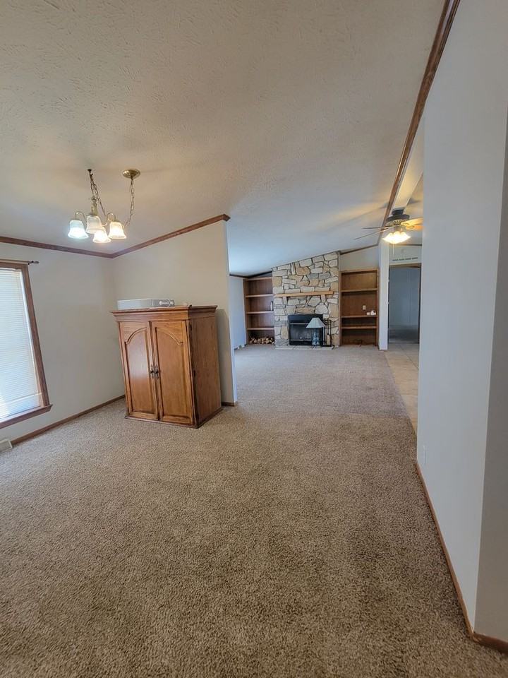 500 N Oakwood St - Photo 3 of 22