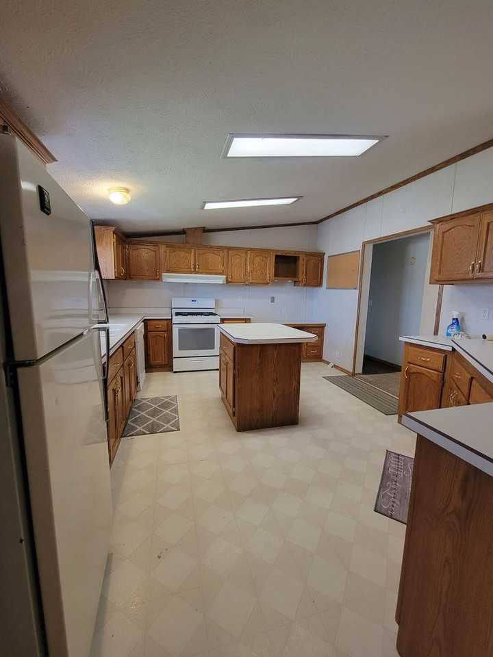 500 N Oakwood St - Photo 5 of 22