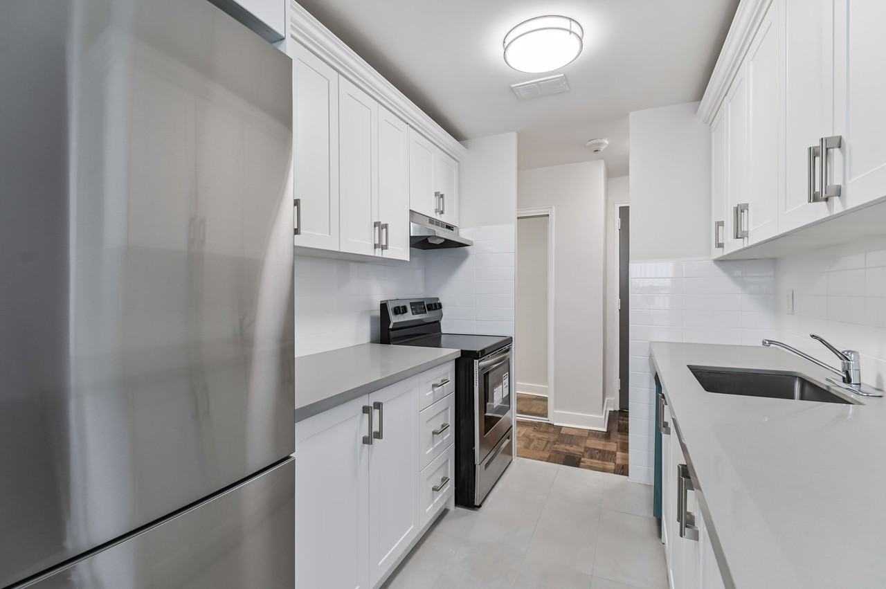 Avenue Park Apartments - Photo 3 of 8