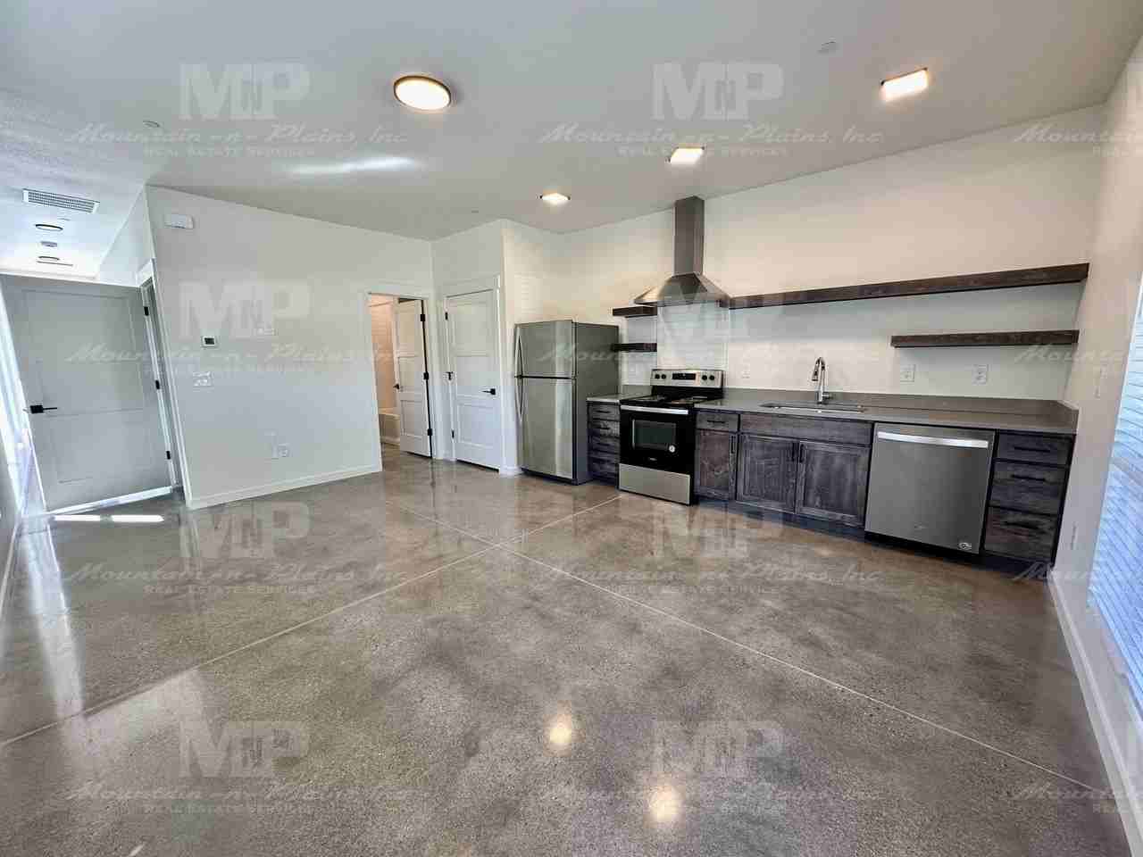 301 Parker St #A - Photo 2 of 12