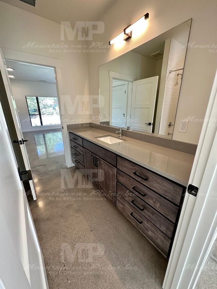 301 Parker St #A - Photo 7 of 12