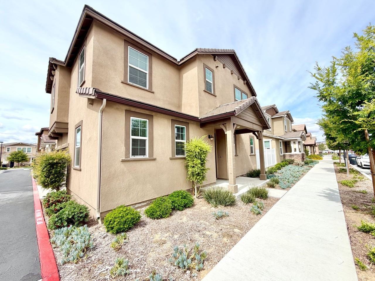 40617 Birchfield Dr - Photo 2 of 49