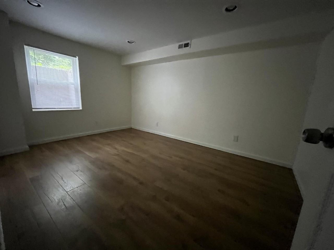 14005 Southern Rd - Photo 7 of 20