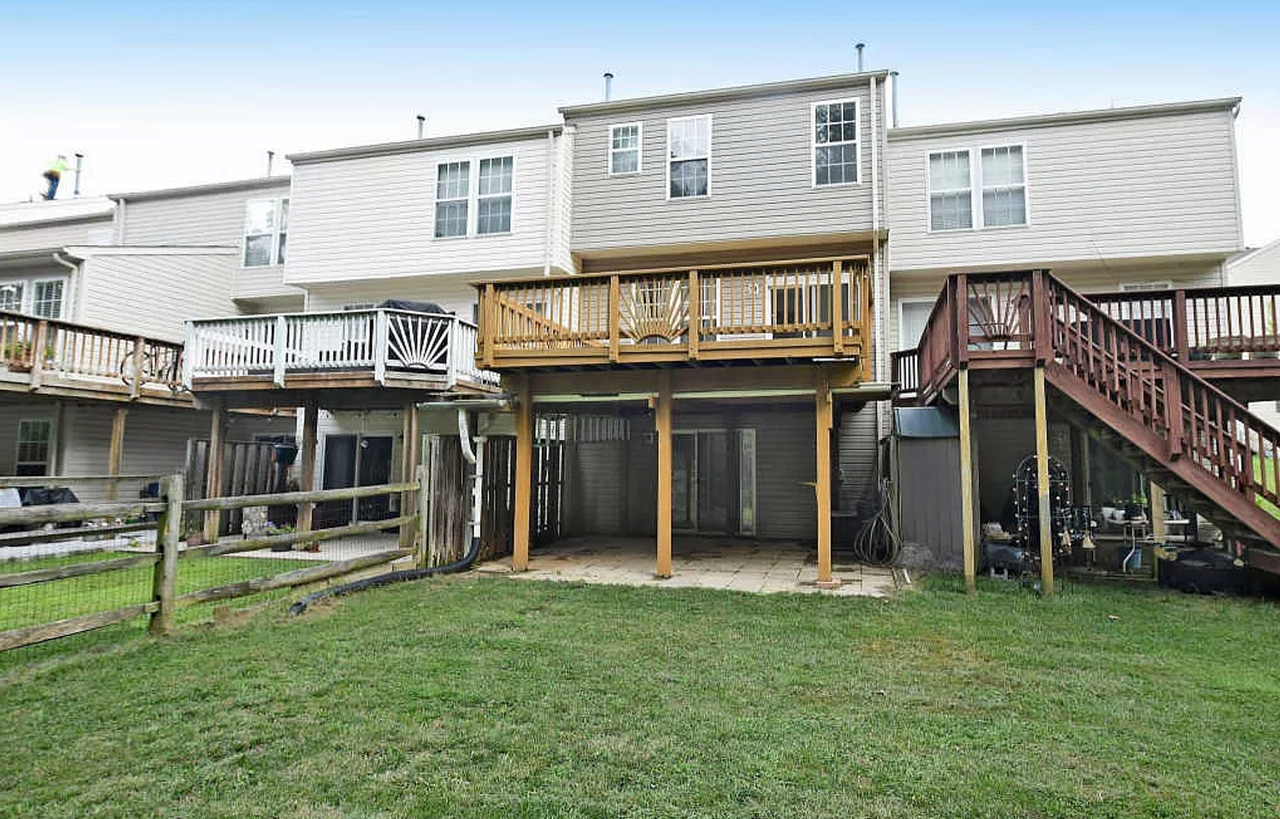 417 Greentree Cir - Photo 2 of 28