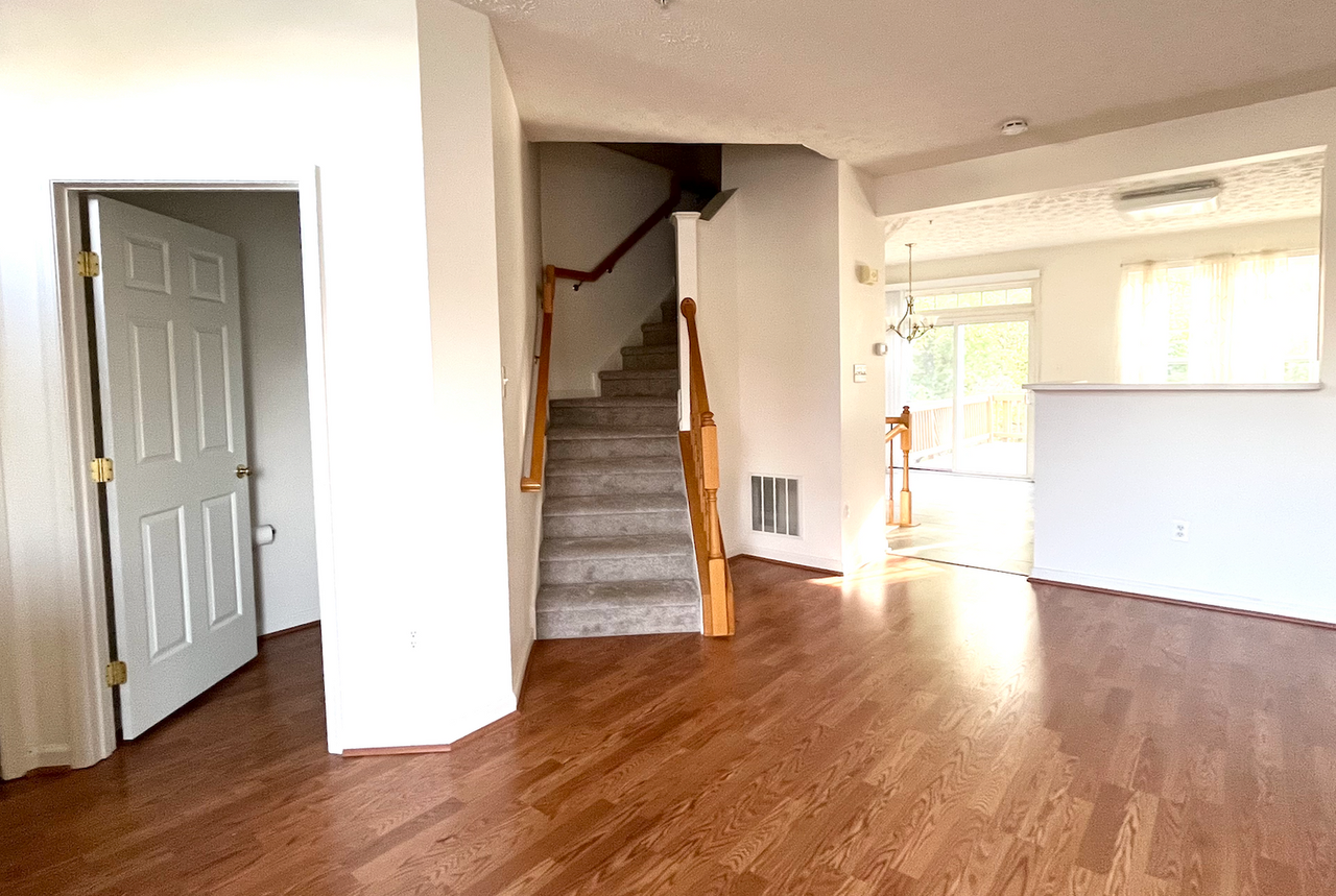 417 Greentree Cir - Photo 3 of 28