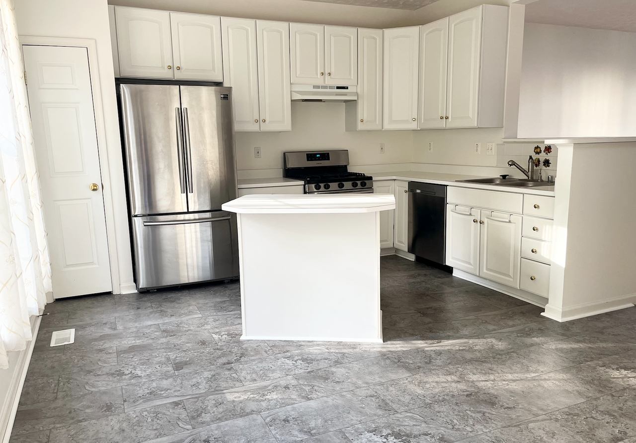 417 Greentree Cir - Photo 6 of 28